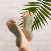 Fußmaske für gepflegte Füße im Winter